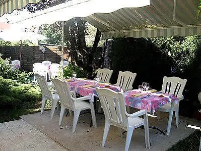 Chez Francoise Hotel 2*