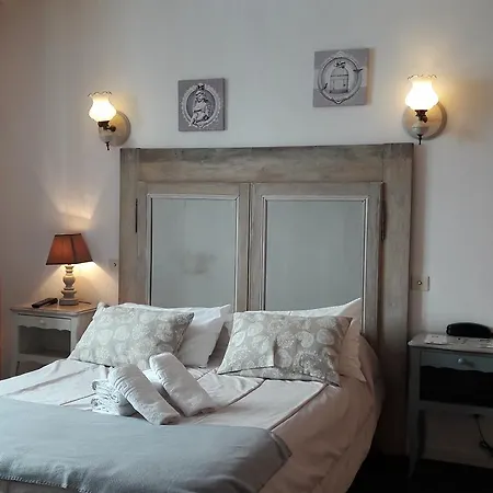 Chez Francoise Hotel